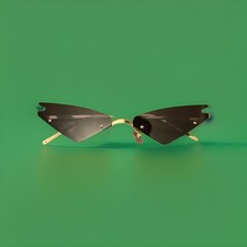 Trendy Cateye Sunglasses. Unisex.