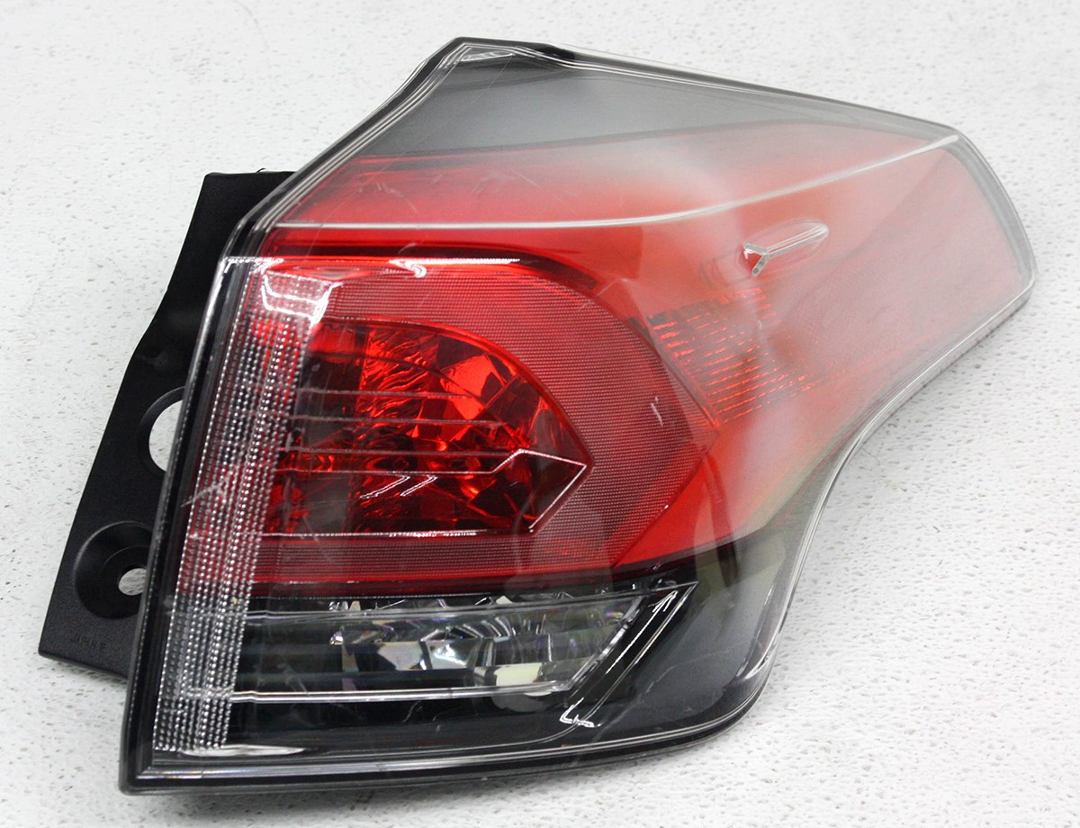 OEM Right Passenger Side Halogen Tail Lamp For Toyota Rav4 81550