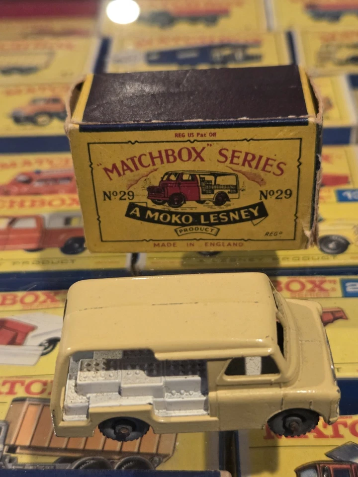 Vintage Lesney Matchbox - No 29 Bedford Milk Truck with Gray Wheels - Image 2 of 4