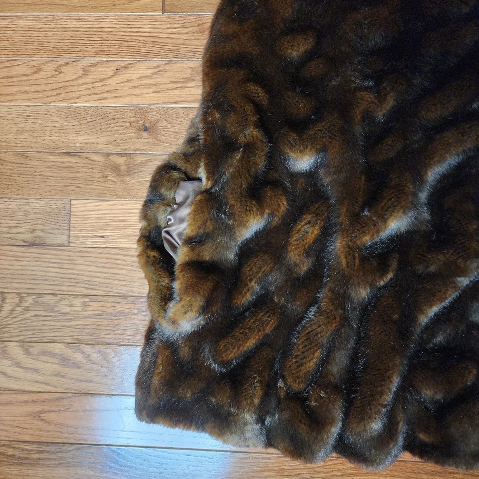 Poncho de piel sintética Pamela McCoy XL marrón gótico bruja mafia esposa colección de diamantes Foto 4 de 4