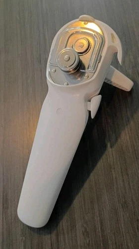 Pampered Chef #2759 Smooth Edge Manual Can Opener - White