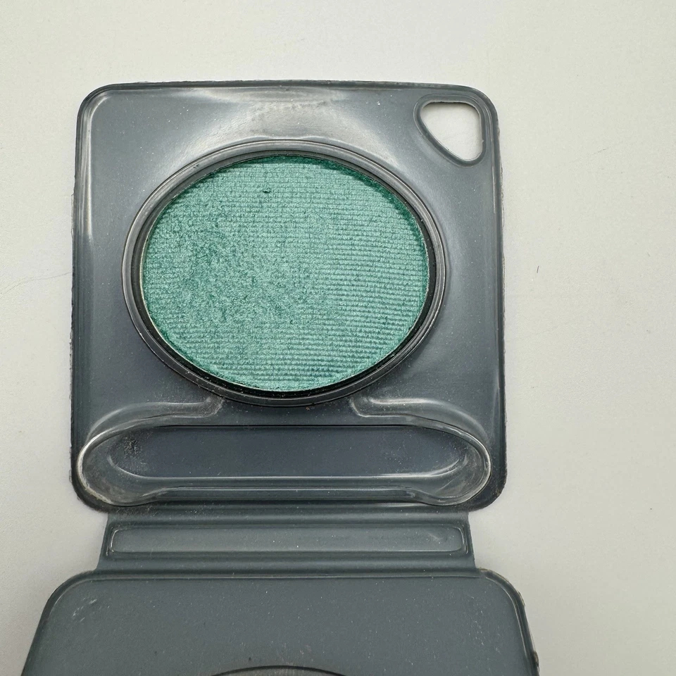 Vintage Eye Shadow Natural Wonders Shadow Stars Eye Shadow Blue Frost Revlon - Image 4 of 4