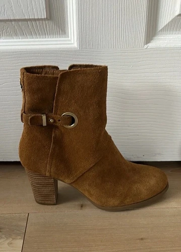 Stivali Koolaburra Ugg taglia 6 5 marrone castagno scamosciato fibbia tacco stivaletti