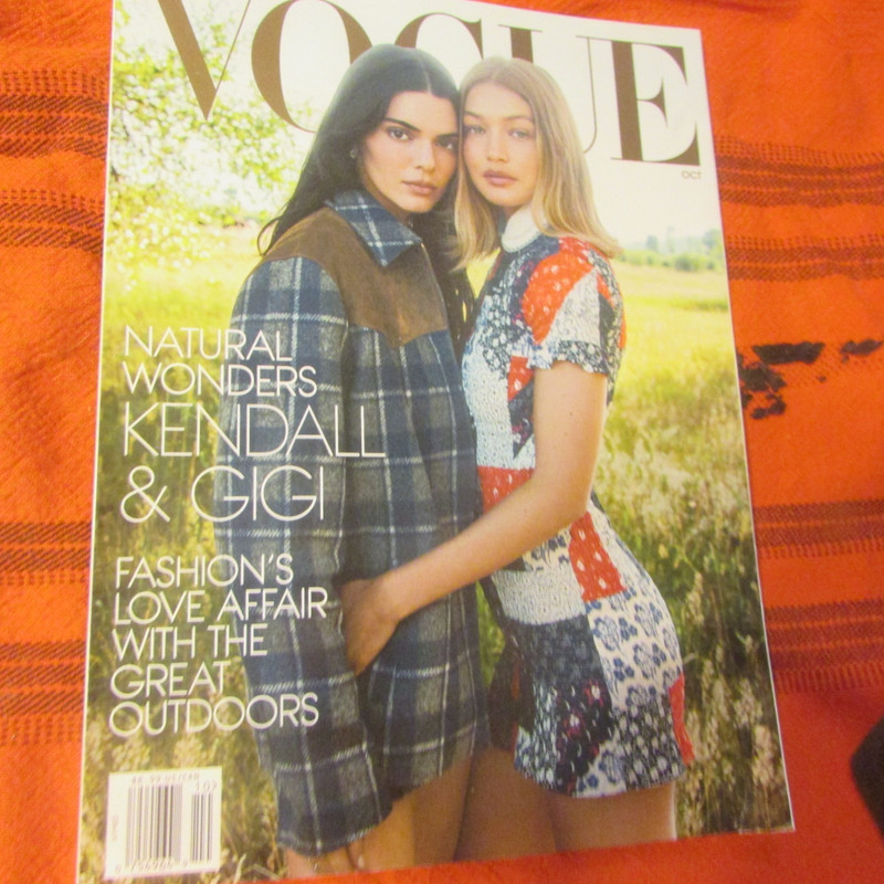 October 2025 Vogue Magazine Kendall & Gigi