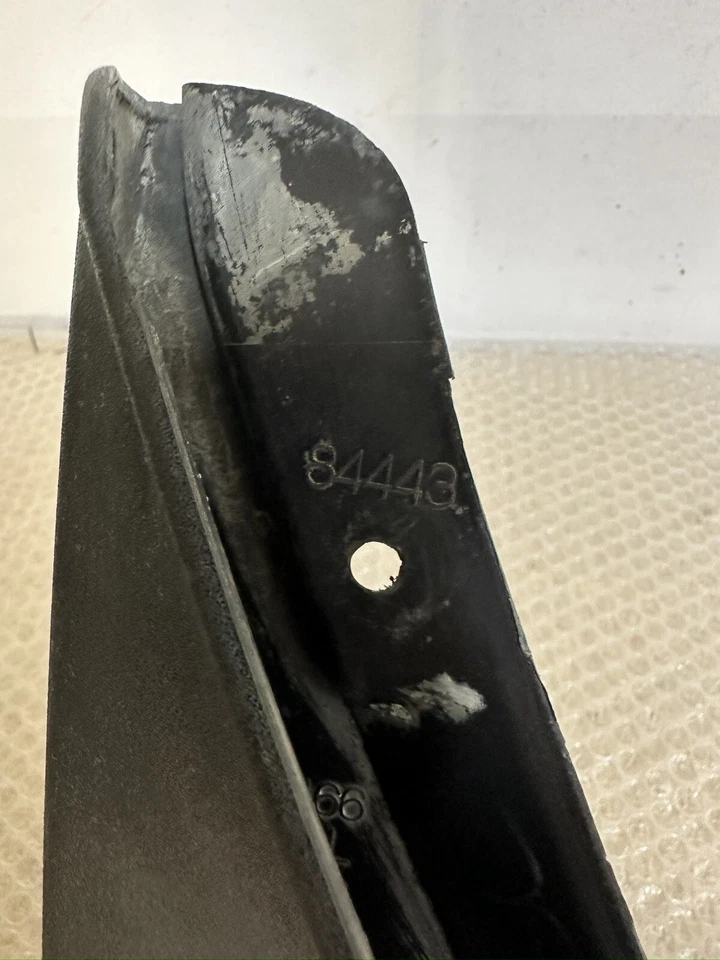 OEM 2010-2017 CADILLAC SRX TRASERO CONDUCTOR IZQUIERDO GUARDABARROS ALETA PROTECTOR CONTRA SALPICADURAS Foto 4 de 4