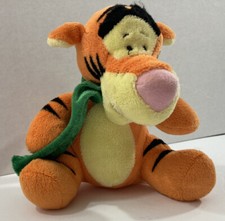 Disney Tigger 6" plush w/green winter scarf Dan Dee