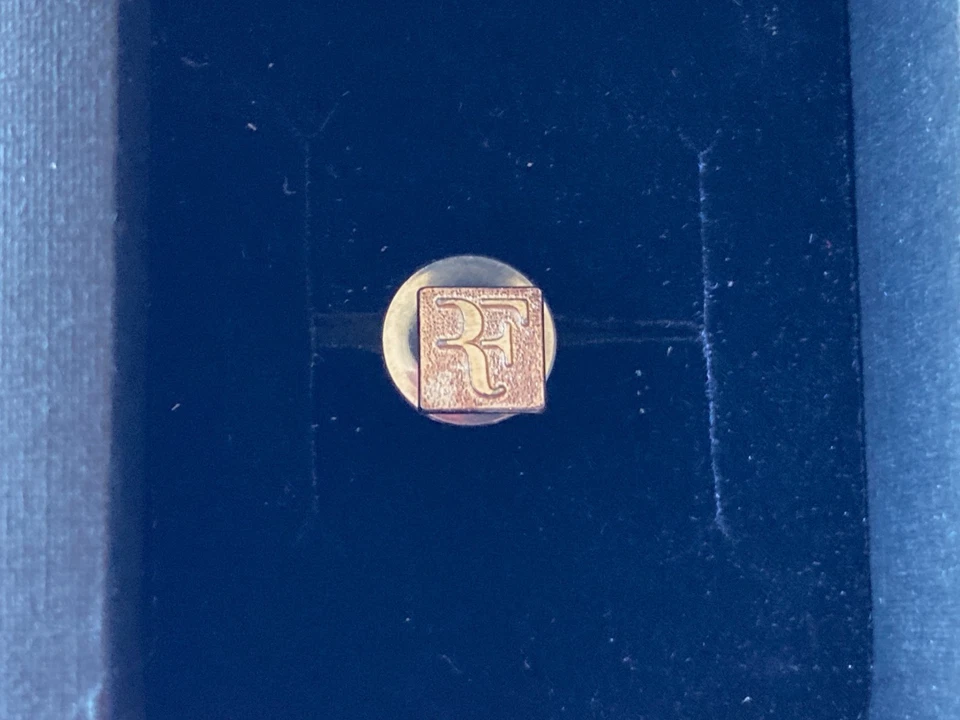 Pin de plata base Roger Federer RF - numerado individualmente - nuevo en caja RF Foto 4 de 4
