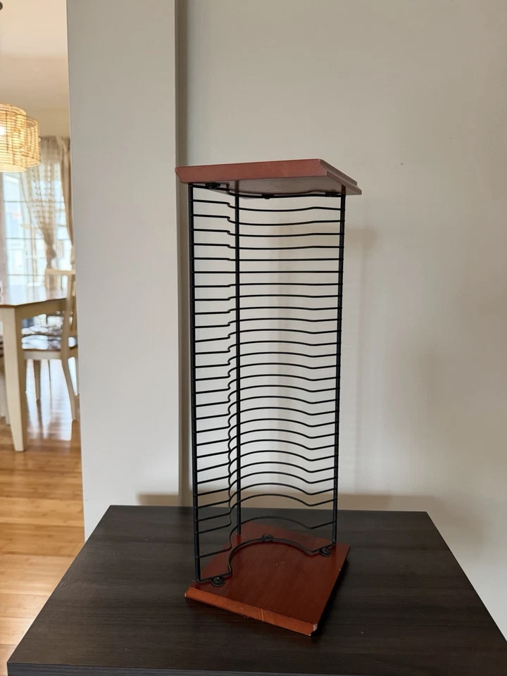 Винтажная стойка для хранения компакт-дисков из дерева и проволоки вмещает 30 компакт-дисков высотой 18-1/4 дюйма - Изображение 2 из 2