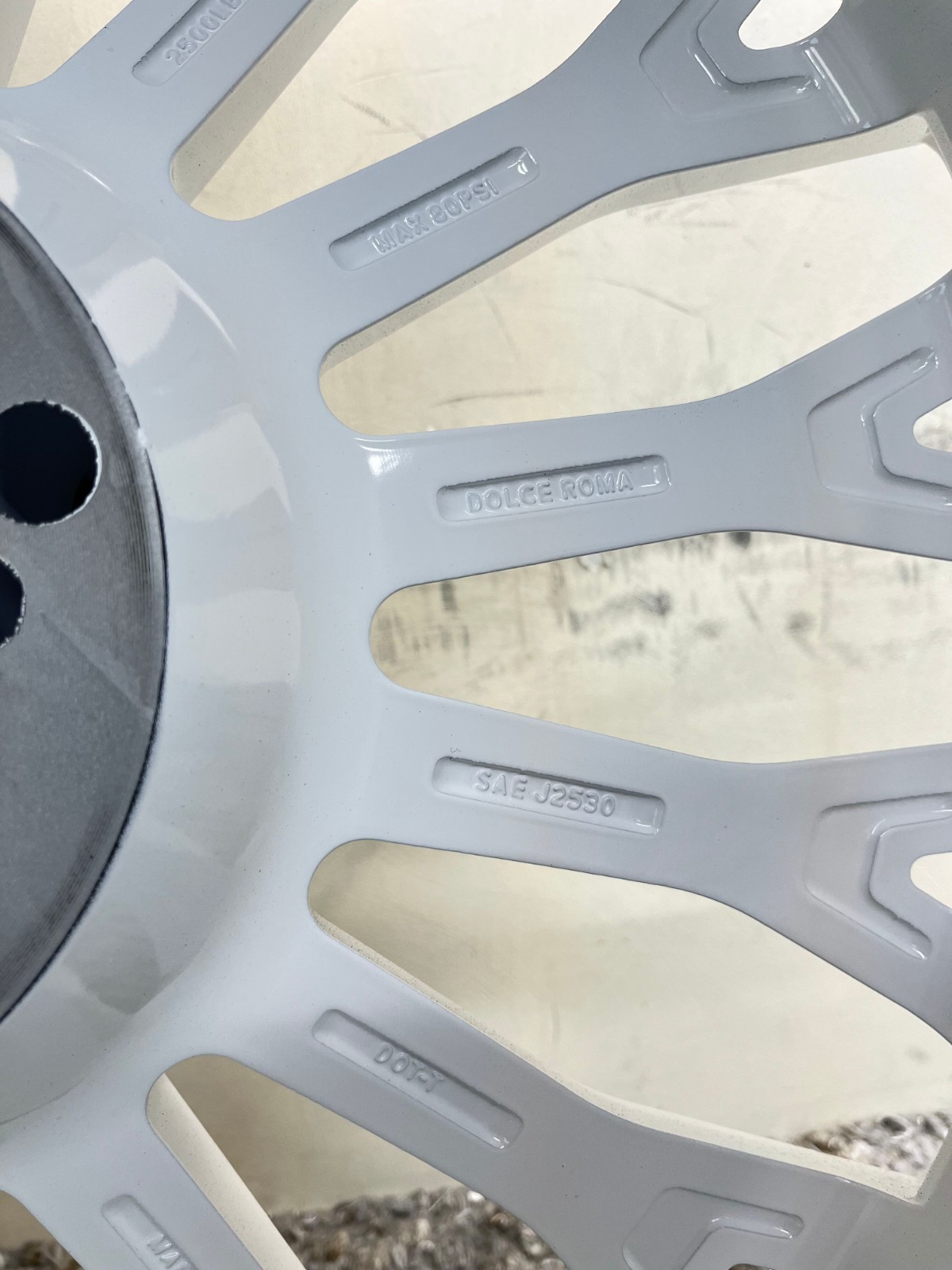 22 DOLCE ROMA WHITE STAGGERED WHEELS FOR ROLLS ROYCE GHOST WRAITH DAWN