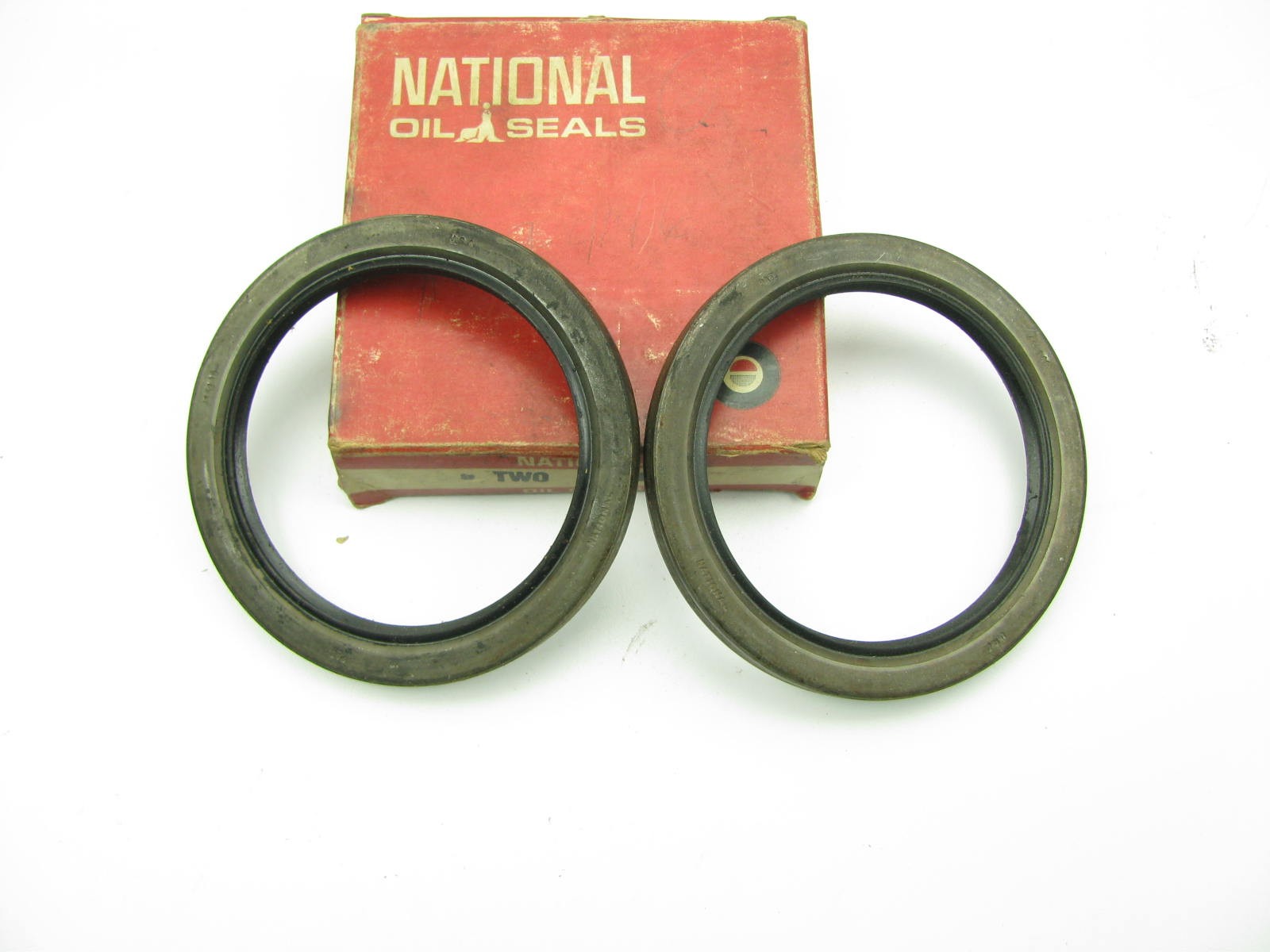 (2) National 415146 Oil Seal - 4.499