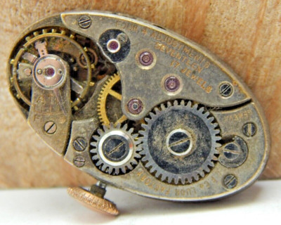 Vintage Mormac C.F.co 17j 4 adjustment art deco wrist watch movement w/  dial