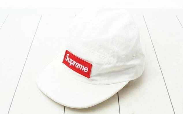 Casquette blanche suprême