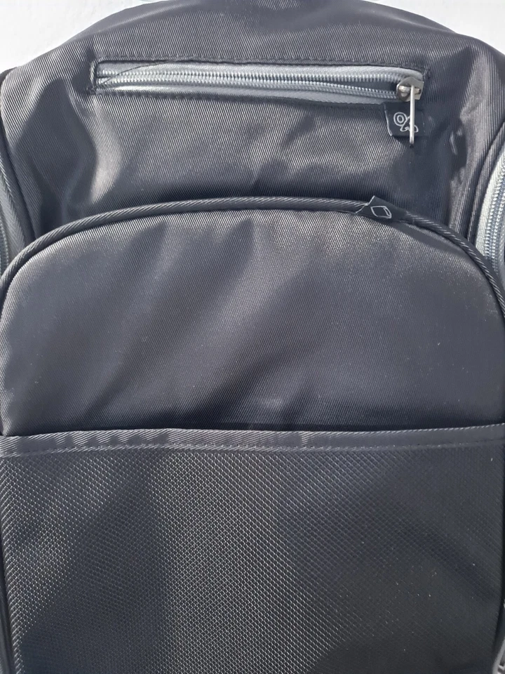 Nueva Mochila Fisher-Price Negra Bolsa de Pañales Cremalleras Bolsillos Funcional Elegante Foto 2 de 4