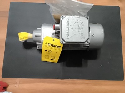 BRAND NEW- NORD GEAR MOTOR SK072.1-63LA/4, 10:1, 0.18KW, 13NM, B14 FLANGE MNT