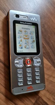 Sony Ericsson Walkman W880i - Steel Silver - Handy