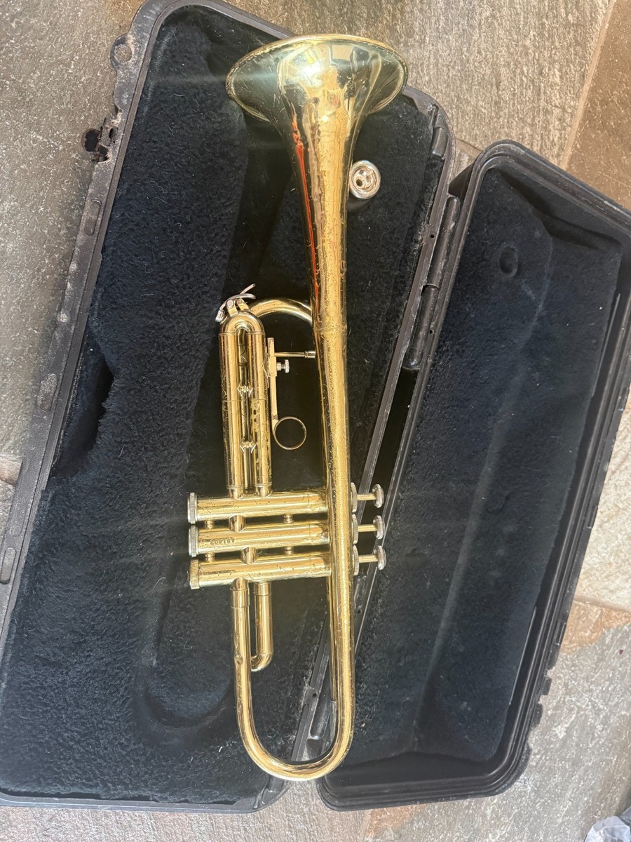 Bach TR300 TRUMPET with mouthpiece and case. Made in USA | eBay