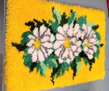 Vintage Latch Hook Rug Daisies