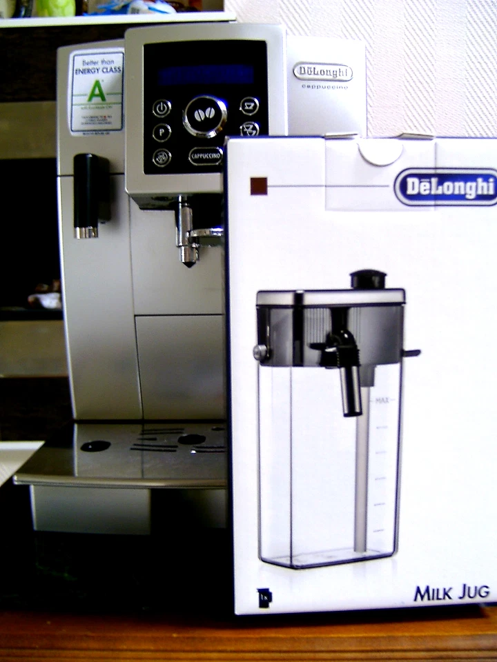 DeLonghi Cappuccino ECAM 23.450S  Milchtank Neu OVP Generalüberholt, Gewährleist - Bild 2 von 4