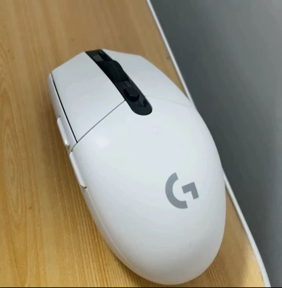 Logitech G305 Lightspeed Wireless Optical Gaming Mouse, White - Image 2 of 4