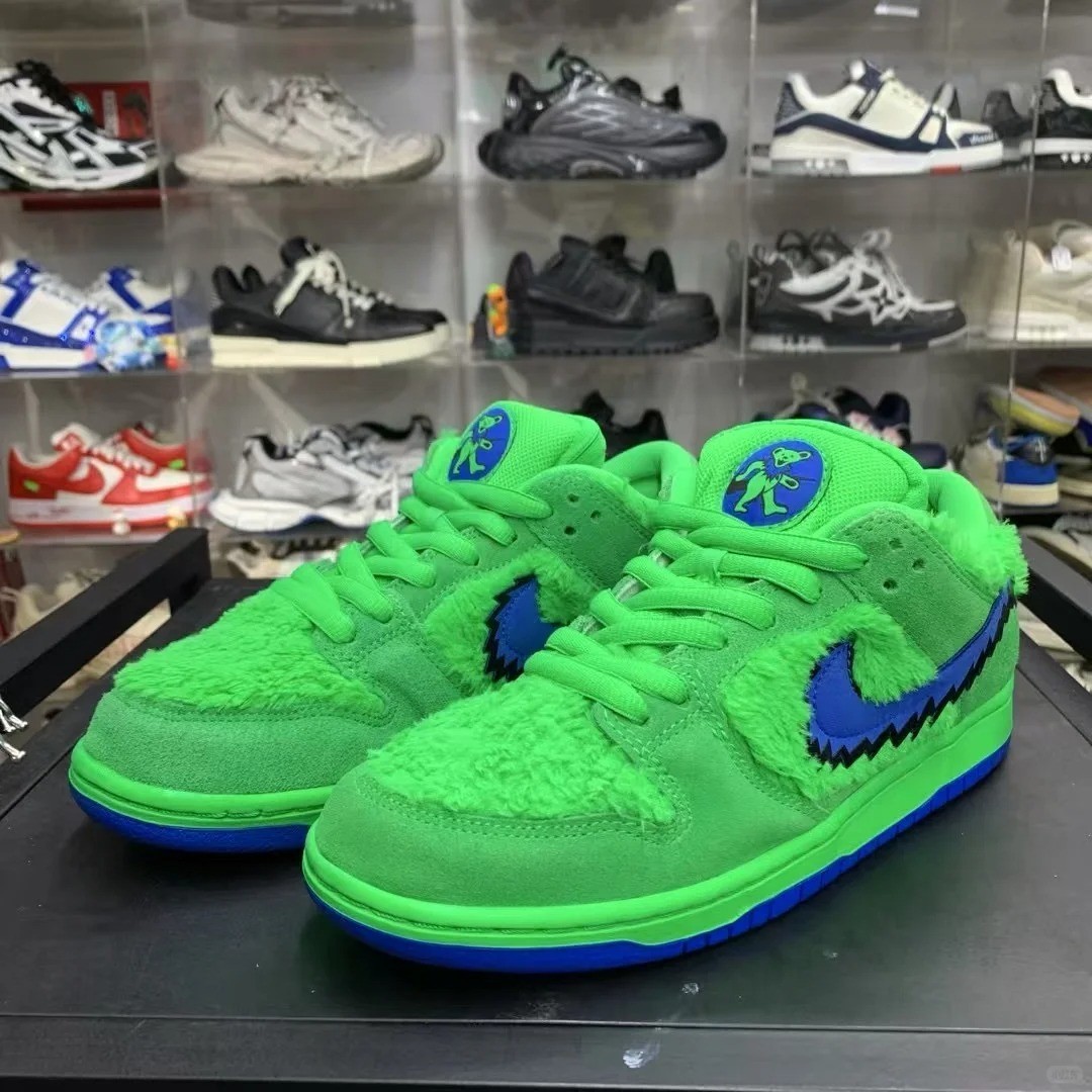 Size 8.5 - Nike SB Dunk Low x Grateful Dead Green Bear 2020 for