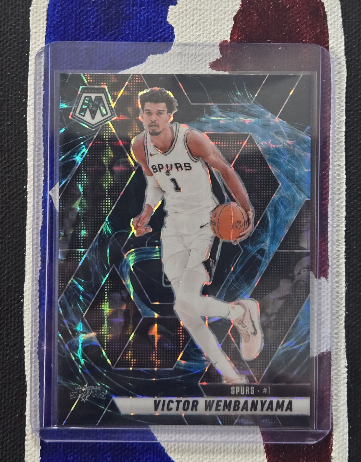 Victor Wembanyama- Genesis Case Hit #31- 2024-25 Panini Mosaic NBA Basketball
