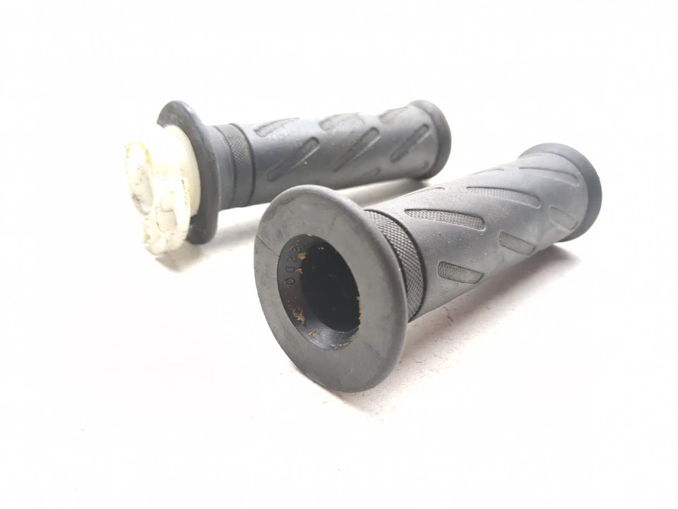 Juego de empuñaduras y tubos de acelerador 99-10 Suzuki GZ250 Foto 4 de 4