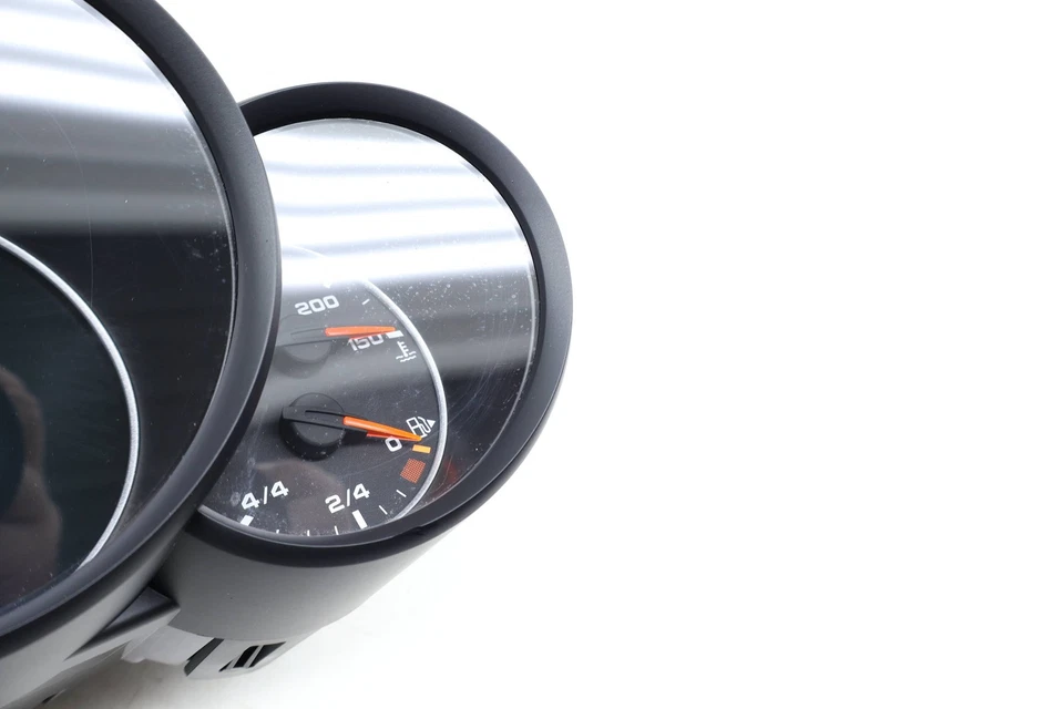 2013 PORSCHE CAYENNE 4.8L - Instrument Cluster / Speedometer 95864123626 - Image 3 of 4