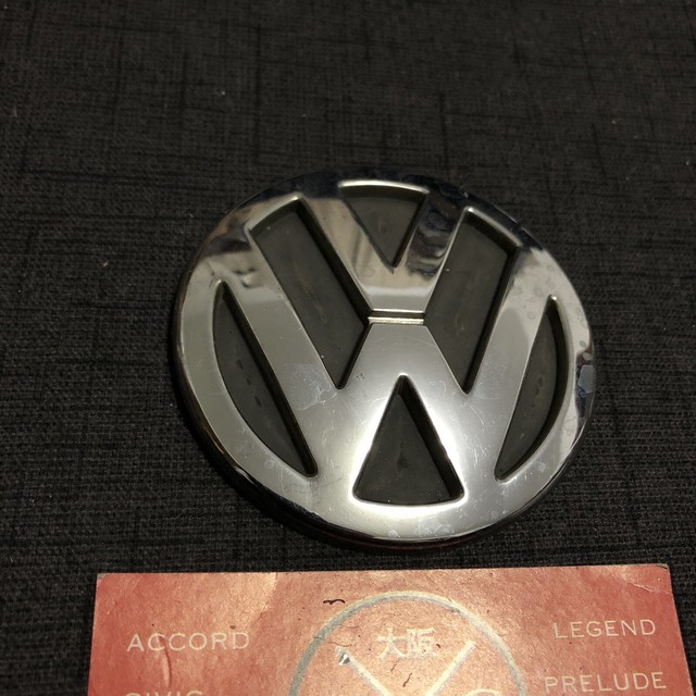 Volkswagen Passat Wagon OEM Rear Emblem Badge VW Rare 9706 B5 B5.5 01