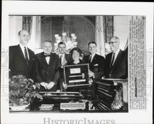 1964 Press Photo Mrs. S.E. Bartley holds gavel at Sam Rayburn Library in Texas
