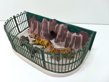 Zoo Diorama - Tiger (Dekor mit bemalten Hohlbleifiguren)