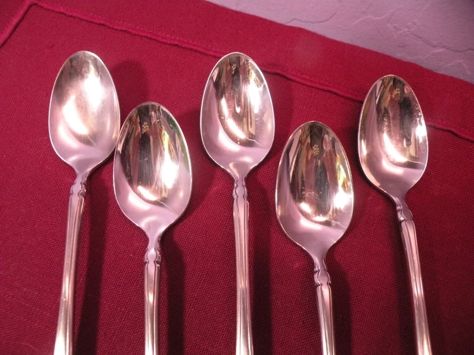 Set Of 5 Oneida Stainless Royal Chippendale Iced Tea Spoons 7 1/2" - Image 2 of 4