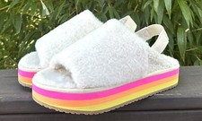 Toms Womens Sofia Eva Chalky Pink Faux Fur Size 9 EUC