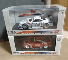 EBBRO Lexus SC Super GT 500 2006 1:43 Mobil  BANDAI 2-Car Set