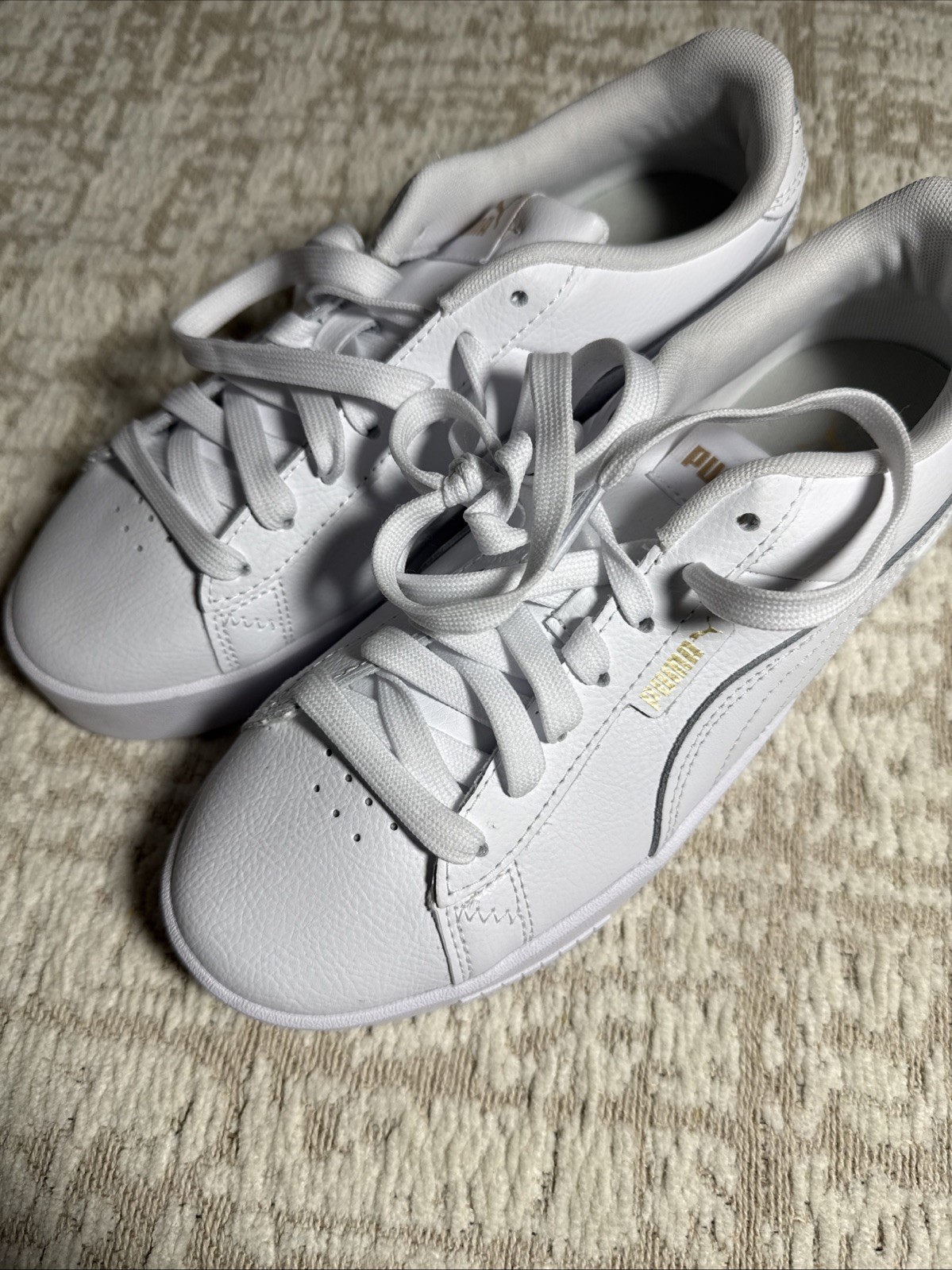 PUMA Court Sneaker Women's Size 8 White with Gold Walking Te