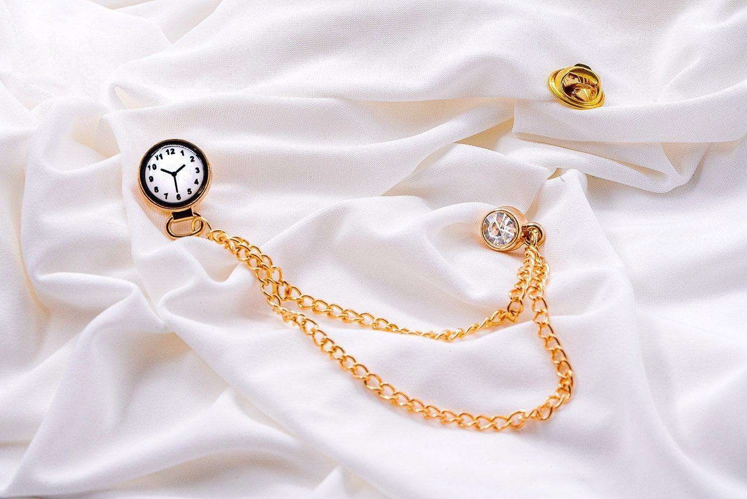 Broche épingle vêtement Chapelier idéale pour mariages et soirées