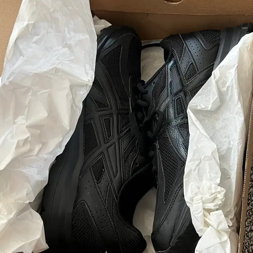 Asics JOG 100S Sneakers, Black, Pre-Owned, US Size 100