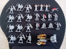 26 SOLDATS D INFANTERIE ROMAINE PLUS 1 CHAR.   1/72
