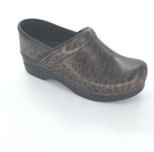 3257 Dansko Womens Zebra Brush Off Brown Clog Size 38 EU 7.5-8 US