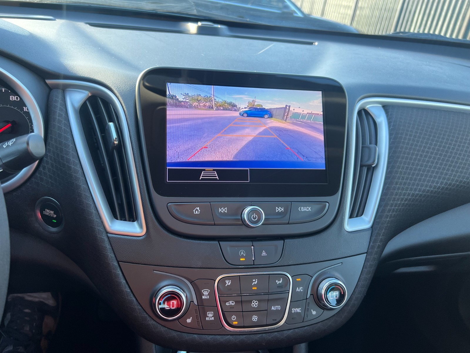 Chevrolet Malibu - Image 23
