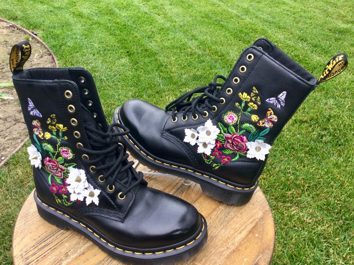 Dr. Martens black leather covered in gold studs & spikes, me s 12.5 - 13, EU 47 3989 Yellow Stitch Smooth Leather Brogue Shoes in Black | Dr  main image 2