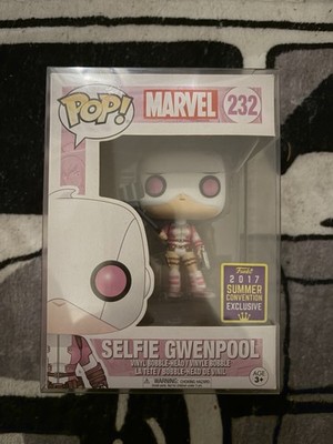 Funko Pop Marvel Selfie Gwenpool 232 2017 Summer Convention