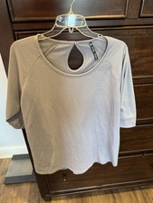 Kuhl Women s Gray Keyhole Back Short Sleeve R...