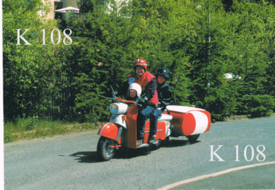 1 Postkarte: Motorroller Troli mir Einradanhänger  Oelsnitz Vogtland 2001 (K108)
