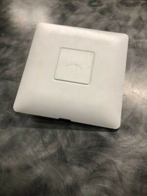 LOT OF 2 Ubiquiti UniFi AP-AC UAP-AC Wireless Access Point 802.11ac WiFi AC 