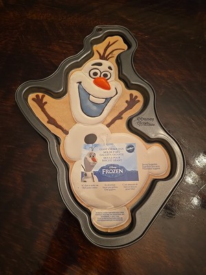 Wilton Disney Frozen Olaf Snowman Giant Cookie Pan Mold 12 x 8.5  - Brand New