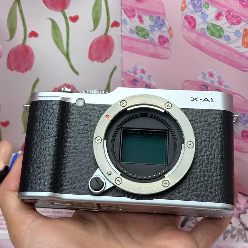 Fujifilm X-A1 シルバー ☆送料無料☆ FUJIFILM X-A1 シルバー 送料無料