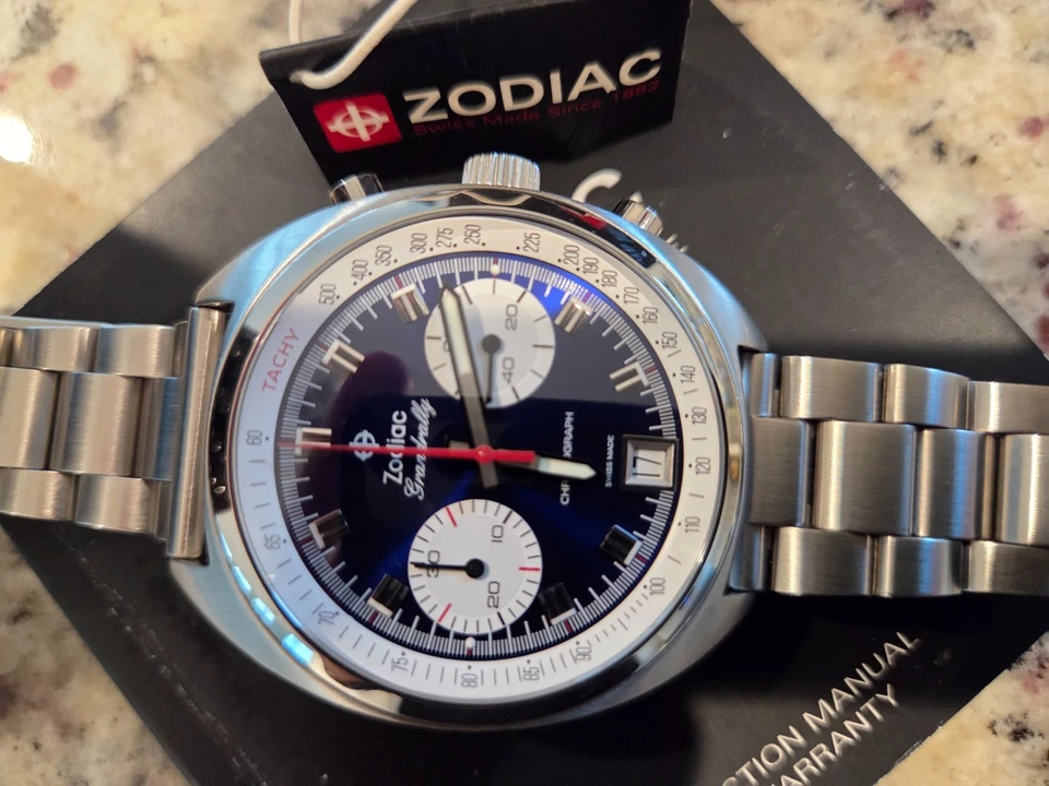 Reloj suizo 45 mm Zodiac Grandrally ZO9601 cronógrafo esfera panda Foto 3 de 4