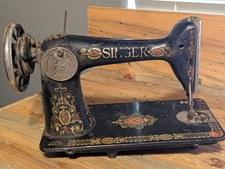 ANTIQUE 1918 SINGER TREADLE SEWING MACHINE HEAD RED EYE MODEL 66 G6013008 As-Is