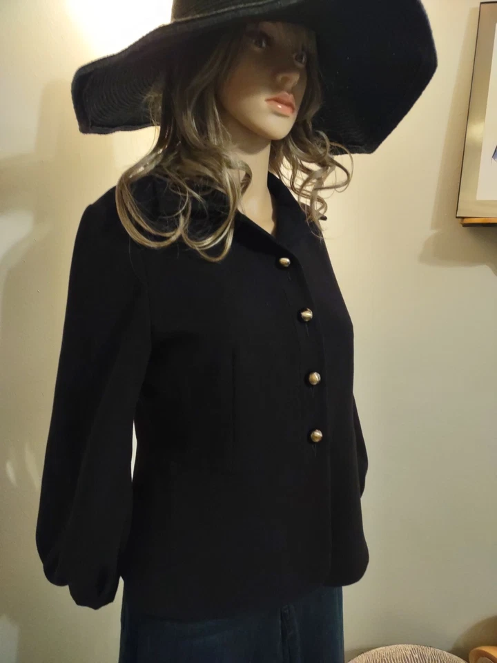 Blazer CAbi 3027 Abbott ajustado corto negro manga globo/botones dorados- 4 Foto 2 de 4