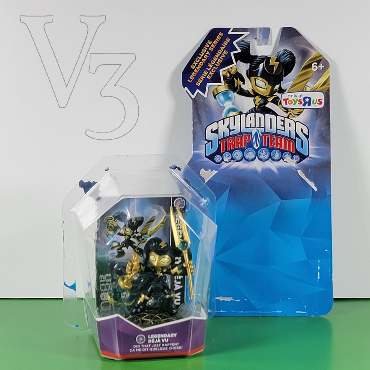 Skylanders TRAP TEAM Character Figure: LEGENDARY DEJA VU -New